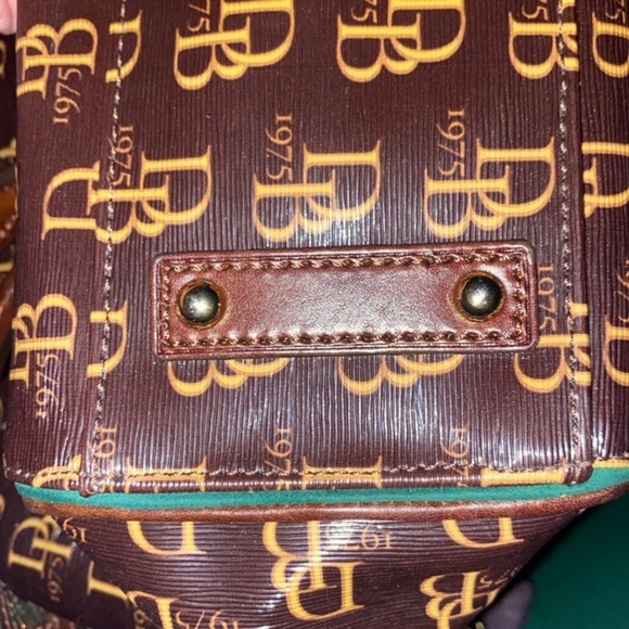 Dooney and Bourke Sutton Sydney Satchel purse. - Picture 12 of 15